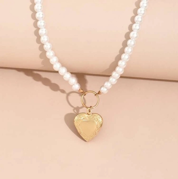 *Venus* Strand of Pearls Locket Necklace - Picture 3 of 4